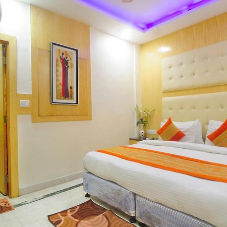 Hotel Karlo Kastle - Paharganj - Нью-Дели Экстерьер фото