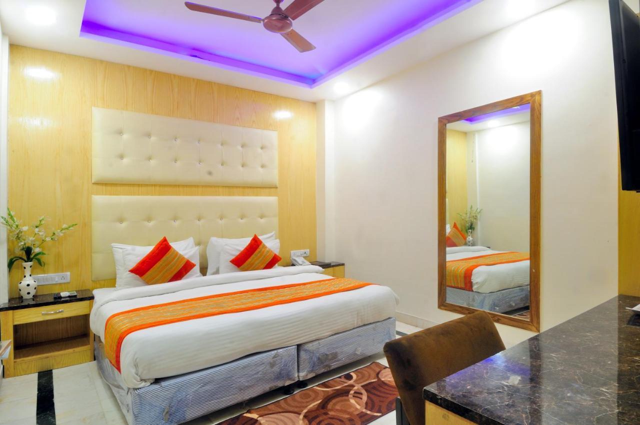 Hotel Karlo Kastle - Paharganj - Нью-Дели Экстерьер фото