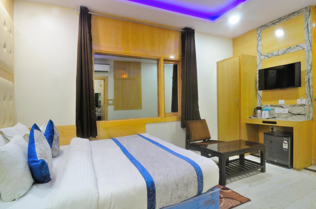 Hotel Karlo Kastle - Paharganj - Нью-Дели Экстерьер фото