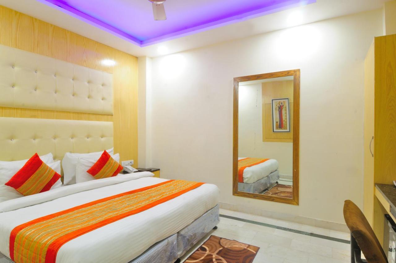 Hotel Karlo Kastle - Paharganj - Нью-Дели Экстерьер фото