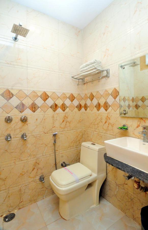 Hotel Karlo Kastle - Paharganj - Нью-Дели Экстерьер фото